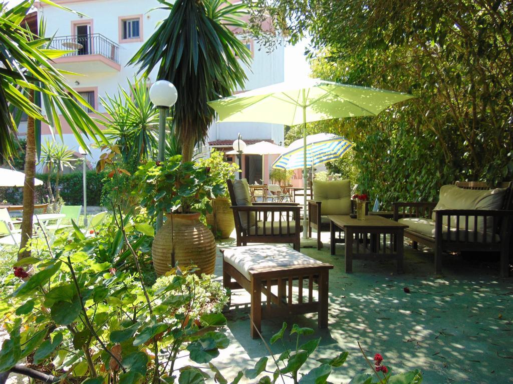 Villa Avra Dassia  Luaran gambar