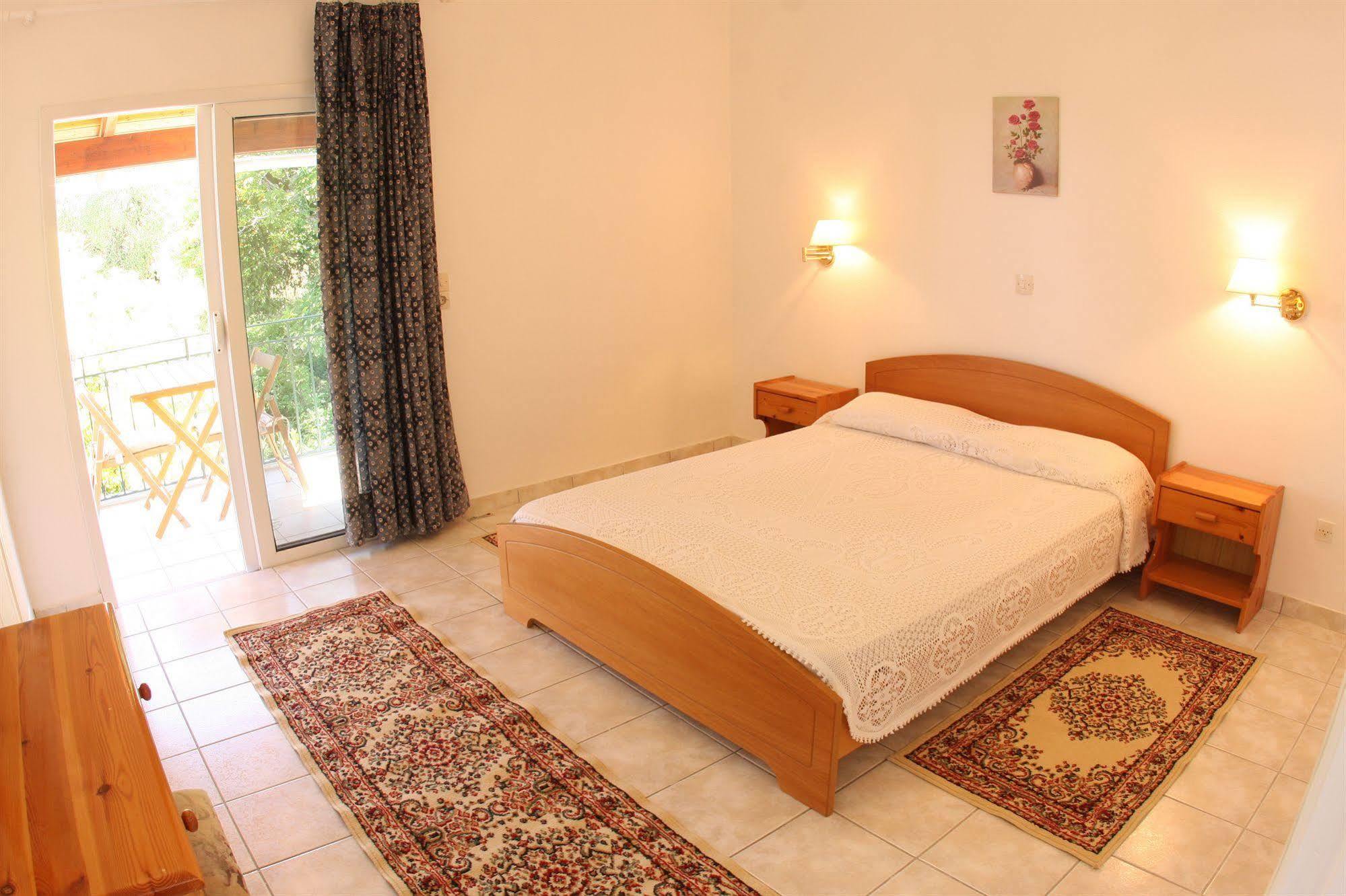 Villa Avra Dassia  Luaran gambar