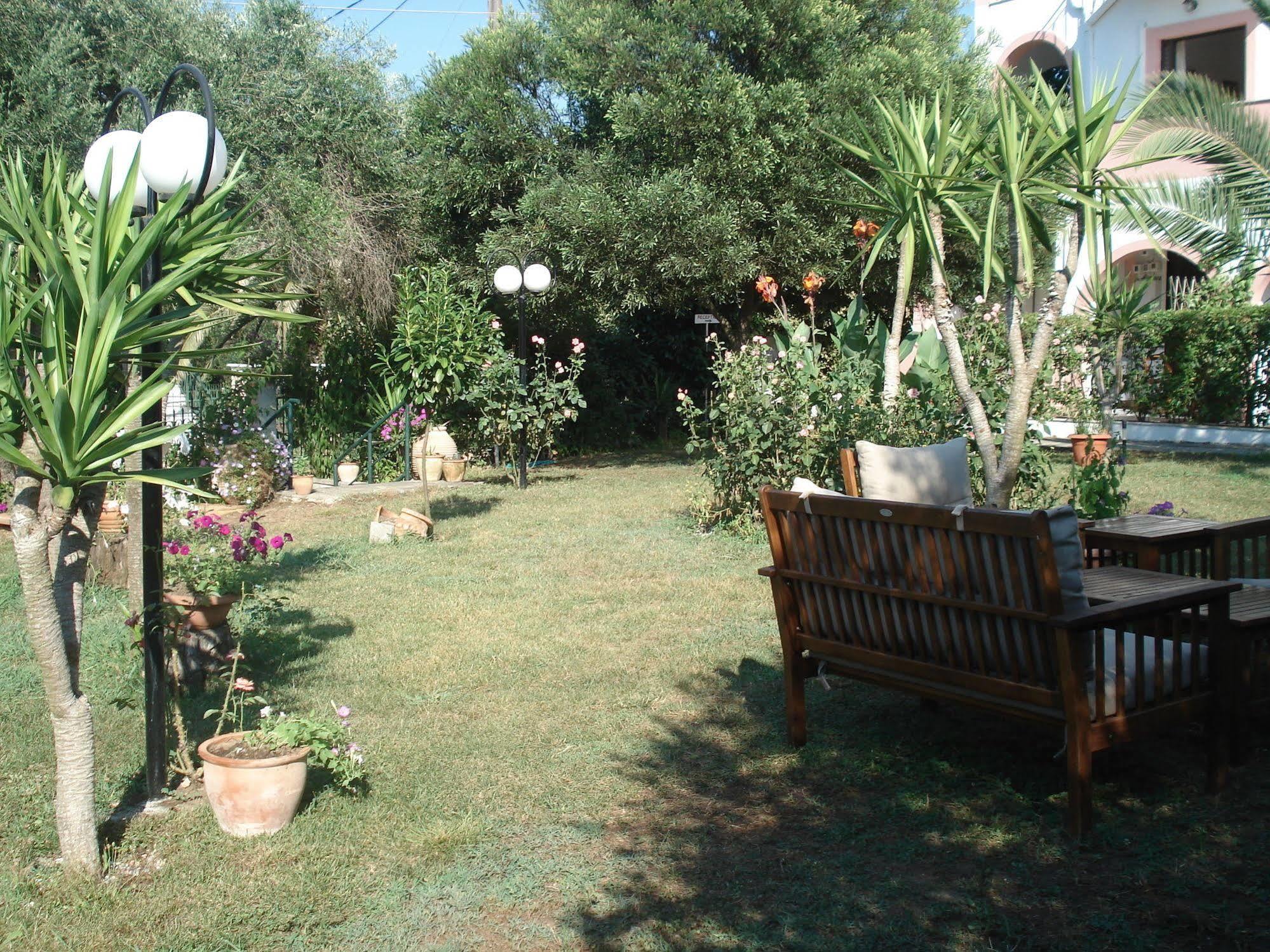 Villa Avra Dassia  Luaran gambar