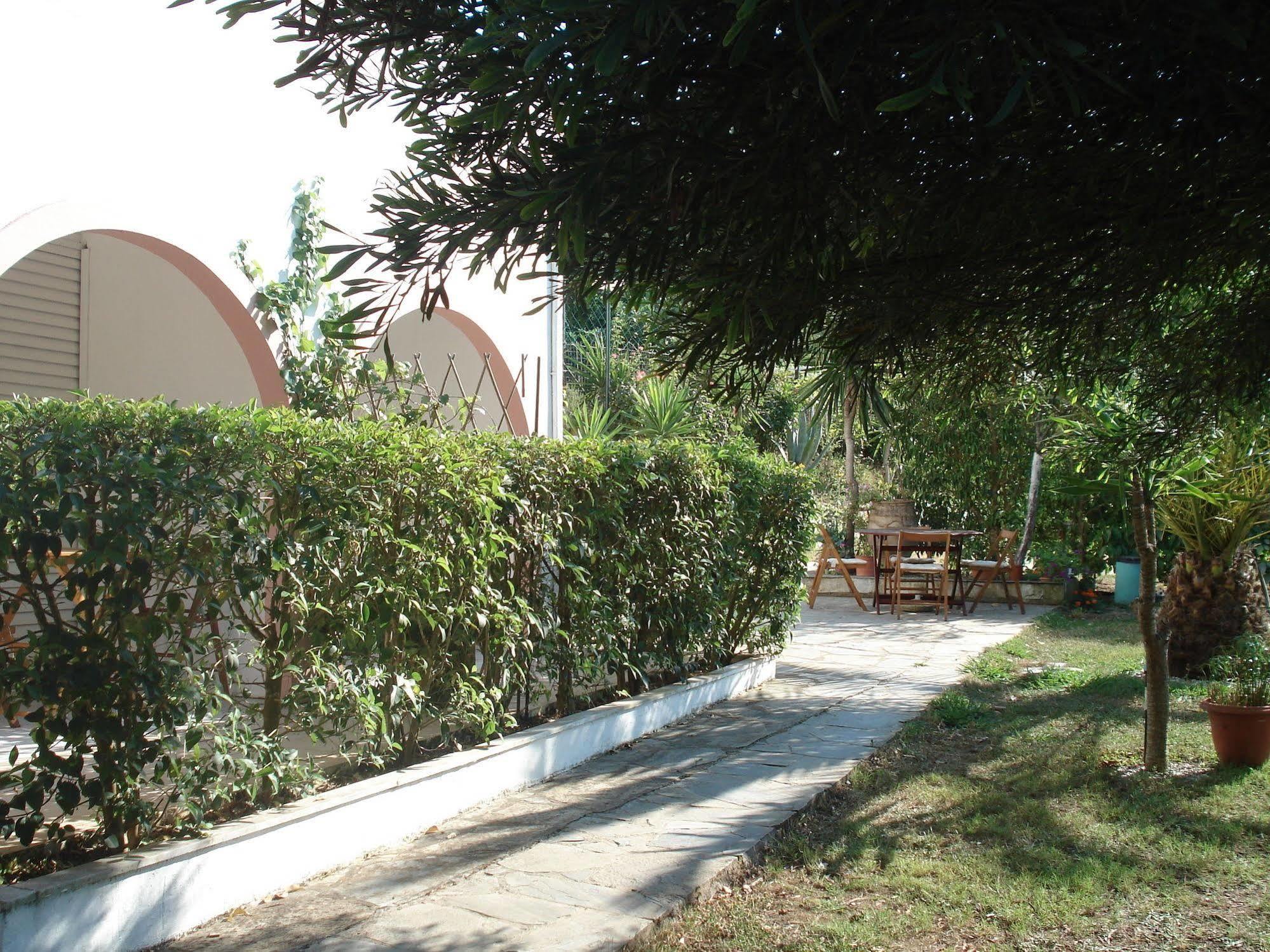 Villa Avra Dassia  Luaran gambar