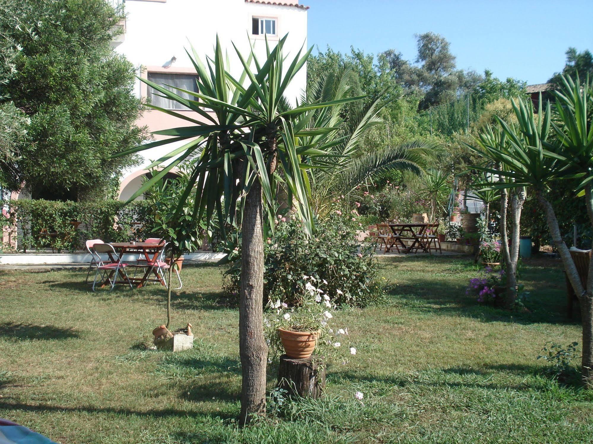 Villa Avra Dassia  Luaran gambar