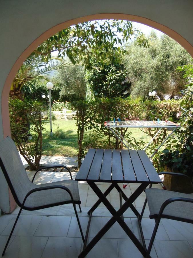Villa Avra Dassia  Luaran gambar